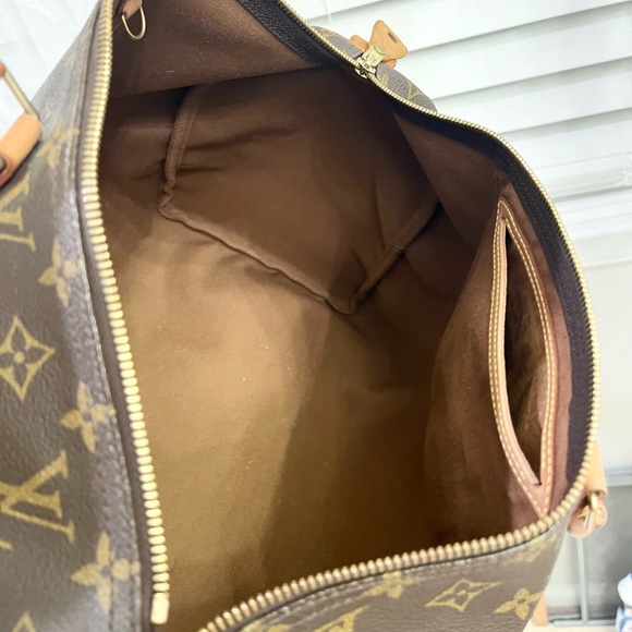 Louis Vuitton Monogram Speedy 40 - Picture 10 of 11